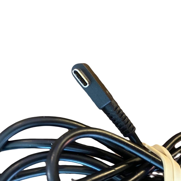 45W USB Type-C Power Adapter - Picture 3 of 4